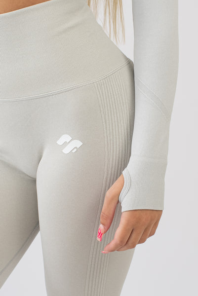 Scrunch bum gym leggings - White - Close Up view