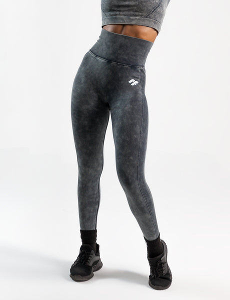 Scrunch bum gym leggings - Midnight Black - Front view 2