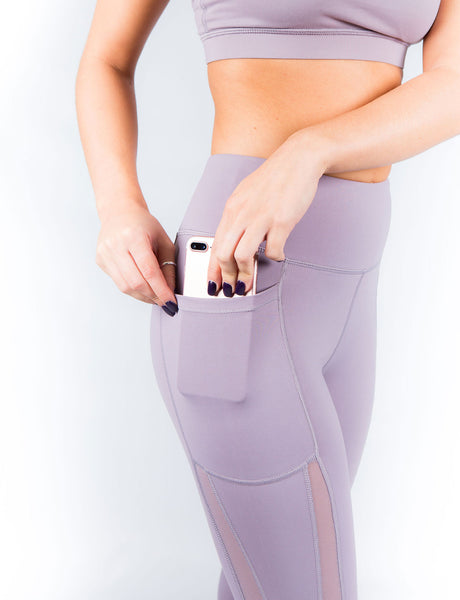 workout leggings with pockets close up view